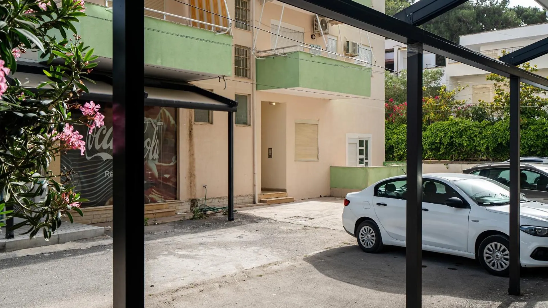 Dajmon Sea View Apartment Golem  Albania