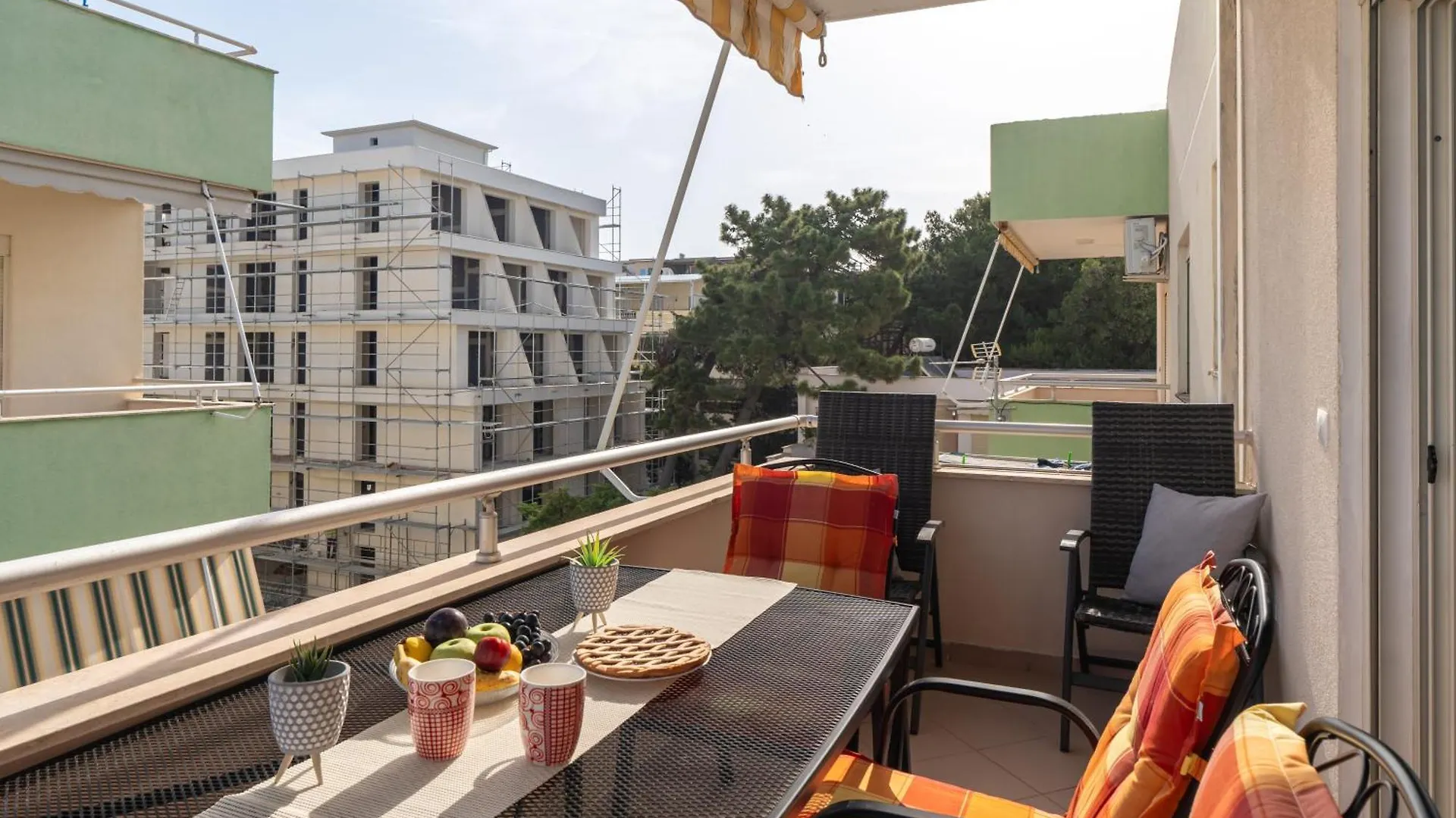 Dajmon Sea View Apartment Golem