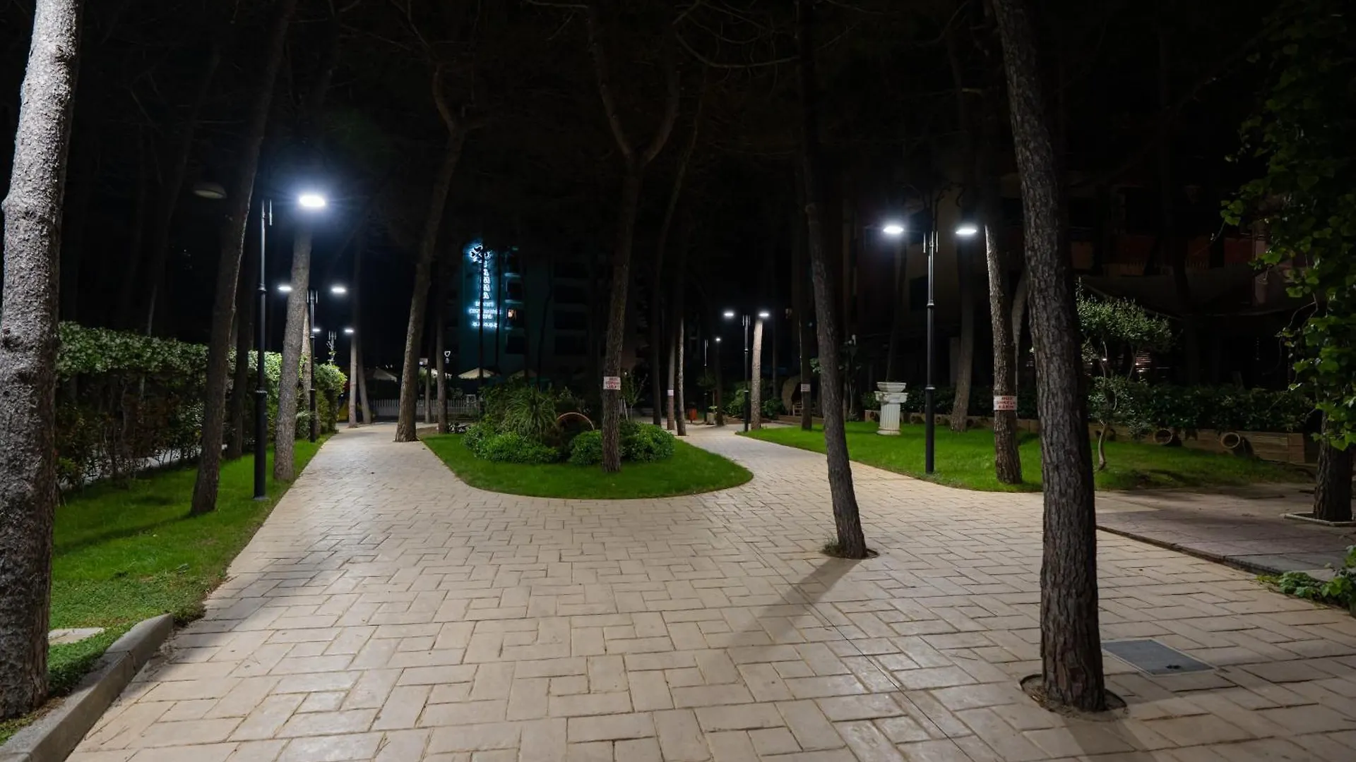 Dajmon Sea View Apartment Golem  Albania