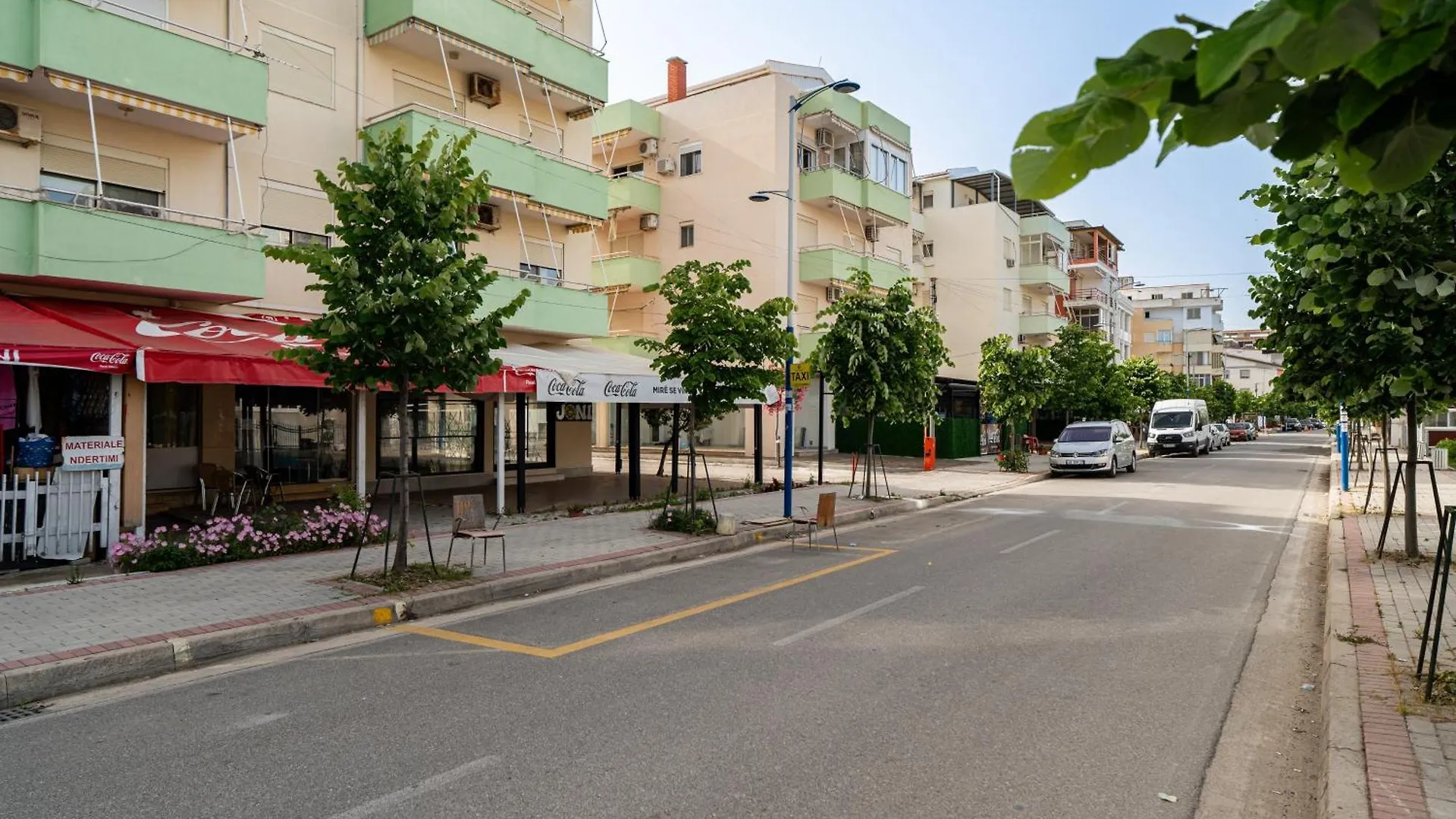 Dajmon Sea View Apartment Golem