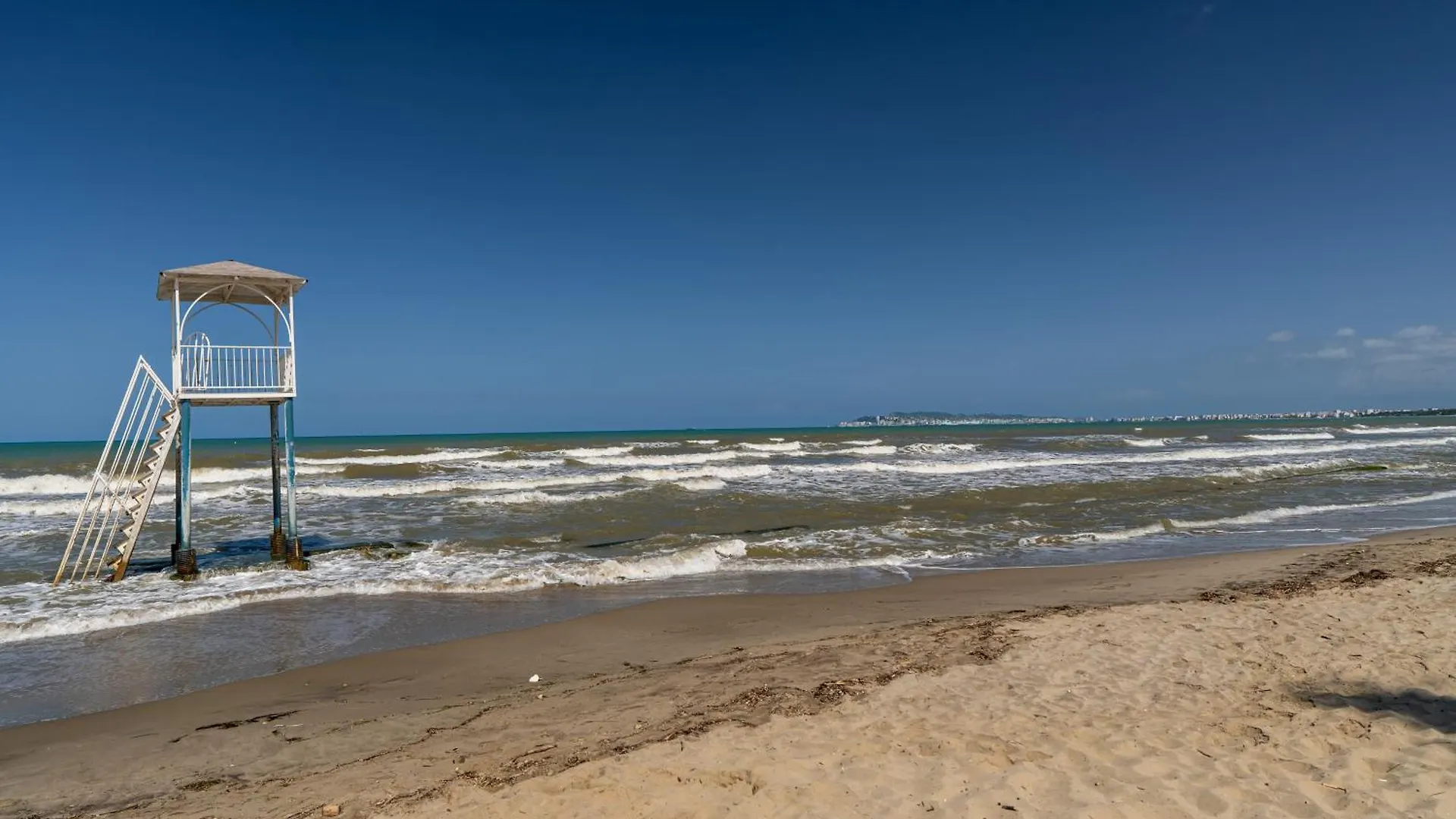 Dajmon Sea View Apartment Golem  Albania