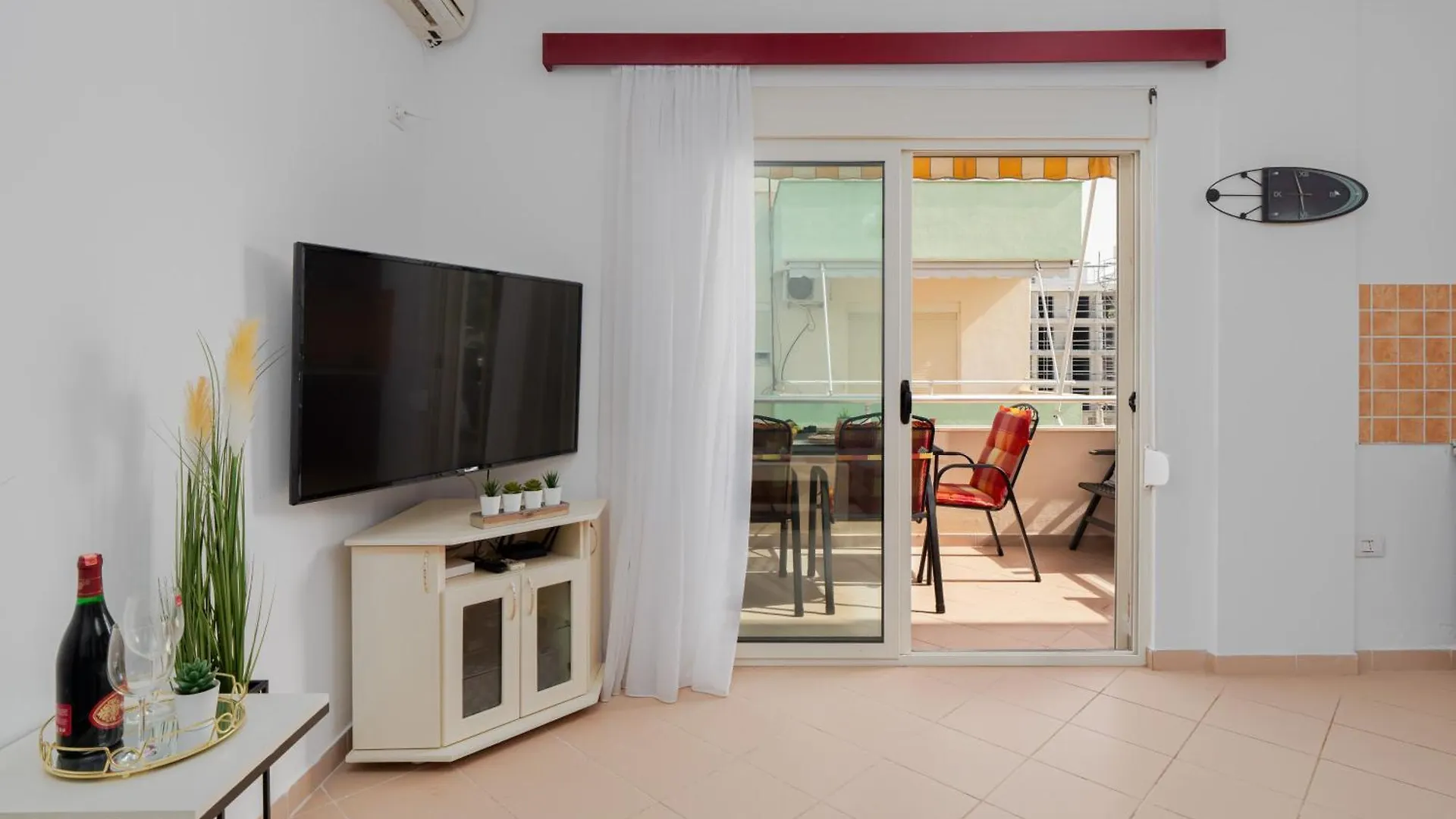 Dajmon Sea View Apartment Golem  Albania